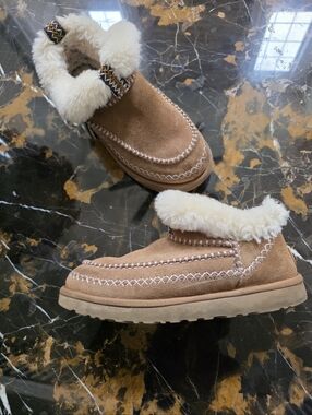 UGG Women's Classic Ultra Mini Alpine Bootie Chestnut 8 Aztec Festival